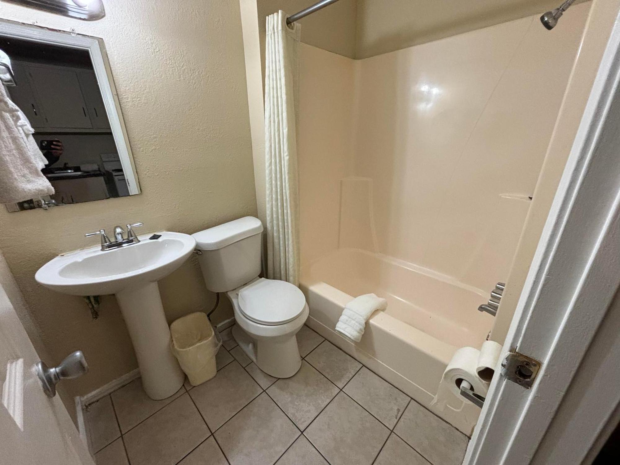 Cook'S Motel- Panama City Beach Upper Grand Lagoon المظهر الخارجي الصورة